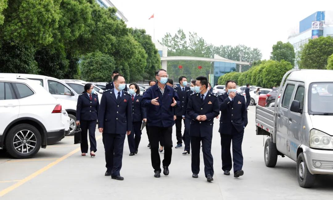 隨州市稅務(wù)局與程力汽車集團(tuán)共同舉辦“減稅費優(yōu)服務(wù)，助復(fù)產(chǎn)促發(fā)展 ”