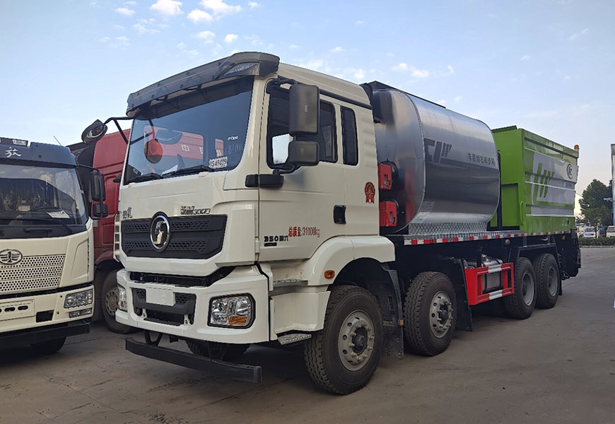 國(guó)六陜汽德龍后八輪同步碎石封層車(chē)