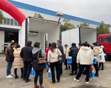 真發(fā)泡聚氨酯冷藏車，一車能頂兩車用