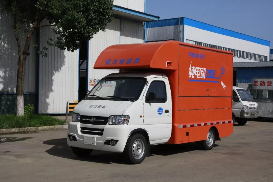 程力新能源人工智能搶險(xiǎn)救援車首批訂單圓滿交車，為國家電網(wǎng)提供一流產(chǎn)品