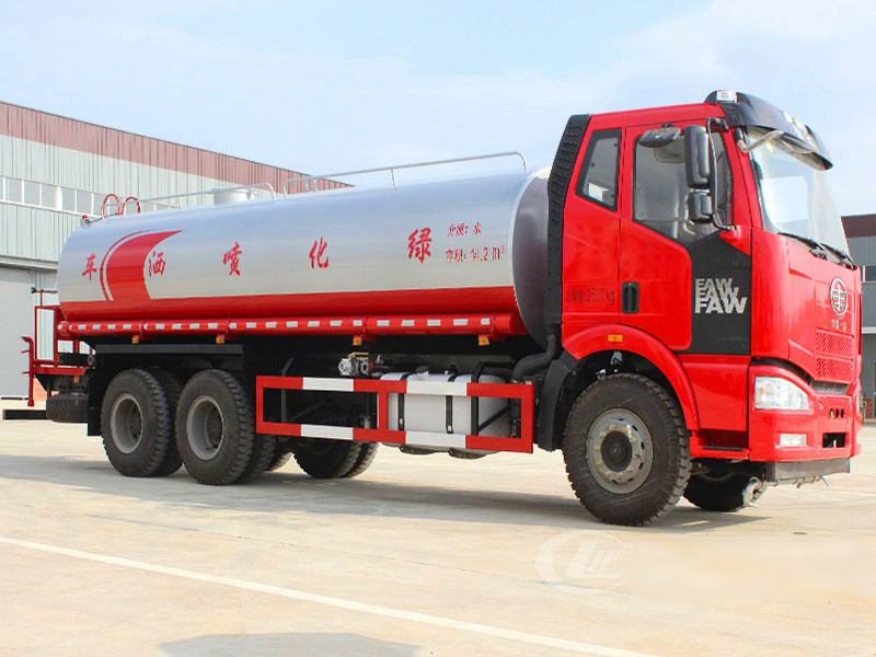 解放20噸灑水車(chē)成功交付客戶(hù)